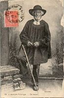 Auvergnat. Homme debout en tablier. Cliquer pour agrandir l'image.