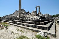 Le site de Didymes en Anatolie. Angle est du temple. Cliquer pour agrandir l'image dans Adobe Stock (nouvel onglet).