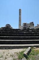 Le site de Didymes en Anatolie. Escalier du pronaos. Cliquer pour agrandir l'image dans Adobe Stock (nouvel onglet).