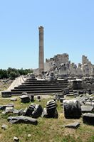 Le site de Didymes en Anatolie. Angle est du temple. Cliquer pour agrandir l'image dans Adobe Stock (nouvel onglet).