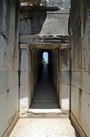 Le site de Didymes en Anatolie. Le corridor de l'adyton. Cliquer pour agrandir l'image dans Adobe Stock (nouvel onglet).