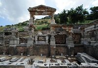 Le quartier résidentiel d'Éphèse en Anatolie. Le nymphée de Trajan. Cliquer pour agrandir l'image dans Adobe Stock (nouvel onglet).