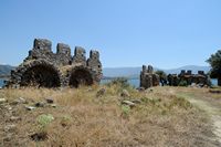 Le site archéologique d'Héraclée en Anatolie. Murailles du château byzantin. Cliquer pour agrandir l'image dans Adobe Stock (nouvel onglet).