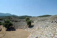 Le site archéologique de Kaunos en Anatolie. La cavea du théâtre. Cliquer pour agrandir l'image dans Adobe Stock (nouvel onglet).