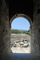 Le site archéologique de Milet en Anatolie. Vomitorium du théâtre antique. Cliquer pour agrandir l'image dans Adobe Stock (nouvel onglet).