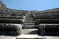 Le site archéologique de Milet en Anatolie. L'escalier central du théâtre antique. Cliquer pour agrandir l'image dans Adobe Stock (nouvel onglet).