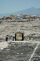 Le site archéologique de Milet en Anatolie. Le vomitorium du théâtre antique. Cliquer pour agrandir l'image dans Adobe Stock (nouvel onglet).