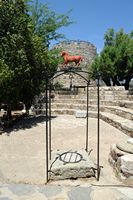 Le château Saint-Pierre à Bodrum en Anatolie. Un puits au pied de la tour du Serpent. Cliquer pour agrandir l'image dans Adobe Stock (nouvel onglet).