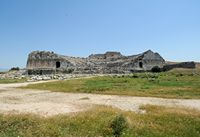 La ville de Didim en Anatolie. Le théâtre antique de Milet. Cliquer pour agrandir l'image dans Adobe Stock (nouvel onglet).