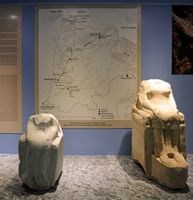 Le site de Didymes en Anatolie. Statues de prêtres de la Voie sacrée au musée de Milet. Cliquer pour agrandir l'image.