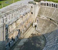 Le quartier du théâtre d'Éphèse en Anatolie. Réplique en miniature du théâtre d'Éphèse au Miniatürk d'Istamboul (auteur Vikiçizer). Cliquer pour agrandir l'image.