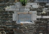 Le château Saint-Pierre à Bodrum en Anatolie. Écu de Fabrizio del Carretto. Cliquer pour agrandir l'image.
