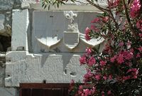 Le château Saint-Pierre à Bodrum en Anatolie. Écu du Frère Corognia. Cliquer pour agrandir l'image.