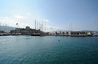 La ville de Bodrum en Anatolie. Le quai du transbordeur pour Kos. Cliquer pour agrandir l'image.