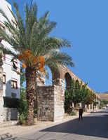 La ville de Selçuk en Anatolie. L'aqueduc byzantin (auteur Rheins). Cliquer pour agrandir l'image.