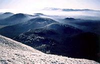 La Chaîne des Puys en Auvergne. La partie sud de la chaîne des Puys. Cliquer pour agrandir l'image.