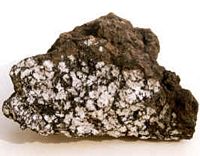 Granite. Enclave dans bombe. Cliquer pour agrandir l'image.