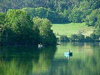 Lac d'Aydat. Canots. Cliquer pour agrandir l'image.
