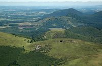Le Puy de Clerziou en Auvergne. Le Puy de Clerziou vu depuis le Puy de Dôme. Cliquer pour agrandir l'image.