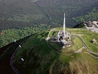 Puy de Dôme. histoire du volcan, En montgolfière. Cliquer pour agrandir l'image.