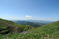 Le Puy de Dôme en Auvergne. Arrivée du sentier des Muletiers au sommet du puy de Dôme. Cliquer pour agrandir l'image.