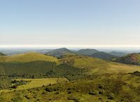 Le Puy du Petit Suchet en Auvergne. Vu depuis le Puy de Dôme. Cliquer pour agrandir l'image.