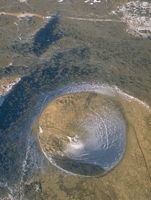 Le Puy Pariou en Auvergne. vu d'avion. Cliquer pour agrandir l'image.