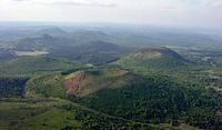Puy Pariou vu depuis une montgolfière. Cliquer pour agrandir l'image.