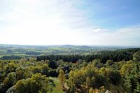 Roche de Sauterre. Vue sur les Combrailles. Cliquer pour agrandir l'image.