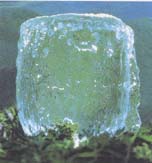Source de Volvic. Glaçon