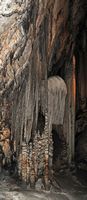 Les Grottes d'Artà à Majorque. La salle des Drapeaux. Cliquer pour agrandir l'image dans Adobe Stock (nouvel onglet).