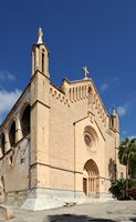 La ville d'Artà à Majorque. Façade de l'église de la Transfiguration. Cliquer pour agrandir l'image dans Adobe Stock (nouvel onglet).