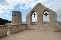 Le château de Capdepera à Majorque. Le clocher de la chapelle Notre-Dame. Cliquer pour agrandir l'image dans Adobe Stock (nouvel onglet).