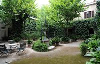 La finca Els Calderers de Sant Joan à Majorque. Patio d'Els Calderers. Cliquer pour agrandir l'image dans Adobe Stock (nouvel onglet).