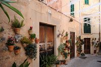 La ville de Valldemossa à Majorque. Carrer Rectoria. Cliquer pour agrandir l'image dans Adobe Stock (nouvel onglet).