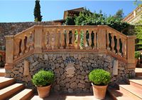 La ville de Valldemossa à Majorque. Hôtel Valldemossa. Cliquer pour agrandir l'image dans Adobe Stock (nouvel onglet).