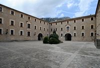 Le monastère de Lluc à Majorque. Monastère de Lluc. Cliquer pour agrandir l'image.
