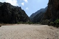 Le village de Sa Calobra à Majorque. Gorges du torrent de Pareis. Cliquer pour agrandir l'image.