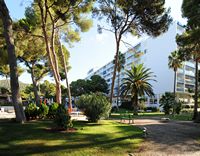 Le village de Costa dels Pins à Majorque. Les jardins de l'hôtel Punta Rotja. Cliquer pour agrandir l'image.
