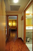 Le village de Costa dels Pins à Majorque. Une chambre de l'hôtel Punta Rotja. Cliquer pour agrandir l'image.