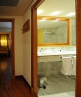 Le village de Costa dels Pins à Majorque. Une chambre de l'hôtel Punta Rotja. Cliquer pour agrandir l'image.