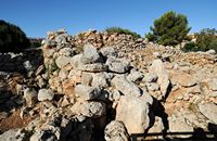 Le village de S'Illot à Majorque. Une maison du village talayotique. Cliquer pour agrandir l'image.