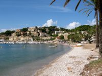 Le village de Port de Sóller à Majorque. Plage des Través. Cliquer pour agrandir l'image.