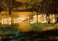 Les grottes du Dragon à Majorque. Grottes du Dragon. Cliquer pour agrandir l'image.