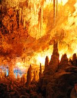 Caves Harpoons (Hams) in Mallorca - "Paradise Lost". Click to enlarge the image.