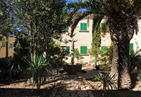 Le sanctuaire de Cura de Randa à Majorque. Le jardin du monastère. Cliquer pour agrandir l'image.