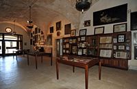 Le sanctuaire de Cura de Randa à Majorque. La salle de grammaire. Cliquer pour agrandir l'image.