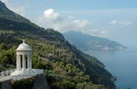 Le domaine de Son Marroig à Majorque. Le temple. Cliquer pour agrandir l'image.