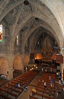 The town of Alcudia in Majorca - The nave of the church of Saint-Jacques. Click to enlarge the image.