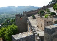 Le château de Capdepera à Majorque. La tour d'es Costerans (auteur Knörz). Cliquer pour agrandir l'image.